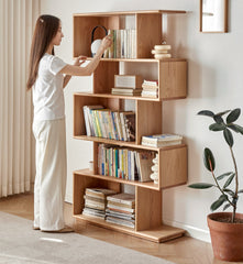 Mori Home - Prague 書架