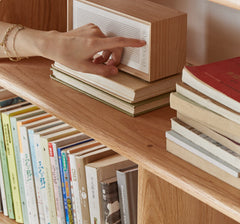 Mori Home - Prague 書架