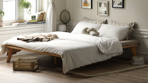 <tc>Simple Oak Bed Frame (Can Tailor Made)</tc> <tc>Simple Oak Bed Frame (Can Tailor Made)</tc>