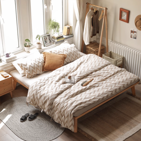 <tc>Simple Oak Bed Frame (Can Tailor Made)</tc>