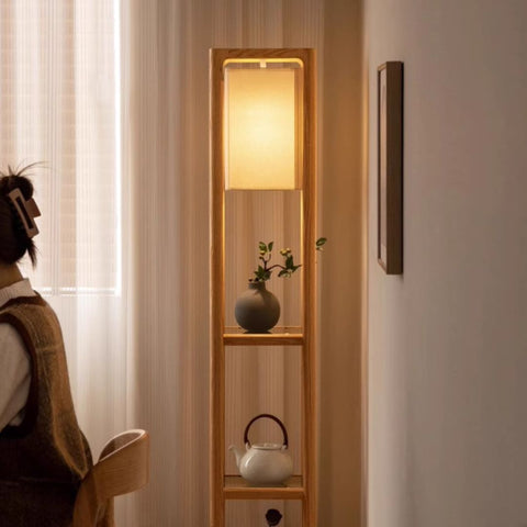 吊燈置物架，採用北美FAS級橡木，具三檔調節燈光及實用層板設計