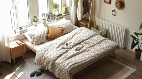 <tc>Simple Oak Bed Frame (Can Tailor Made)</tc>