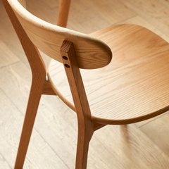 Butterfly dining chair