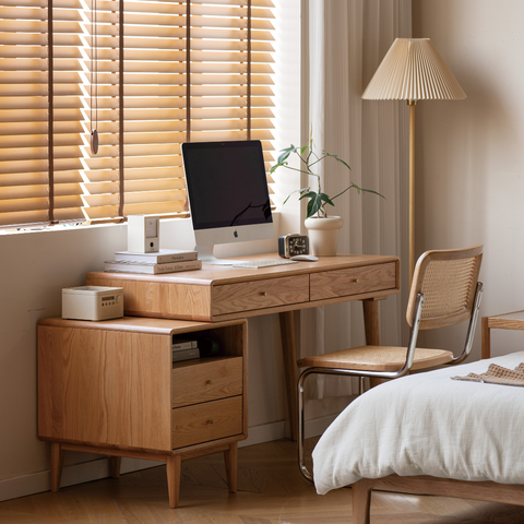 組合實木書桌，左下方連櫃桶，前方可配置藤織椅子